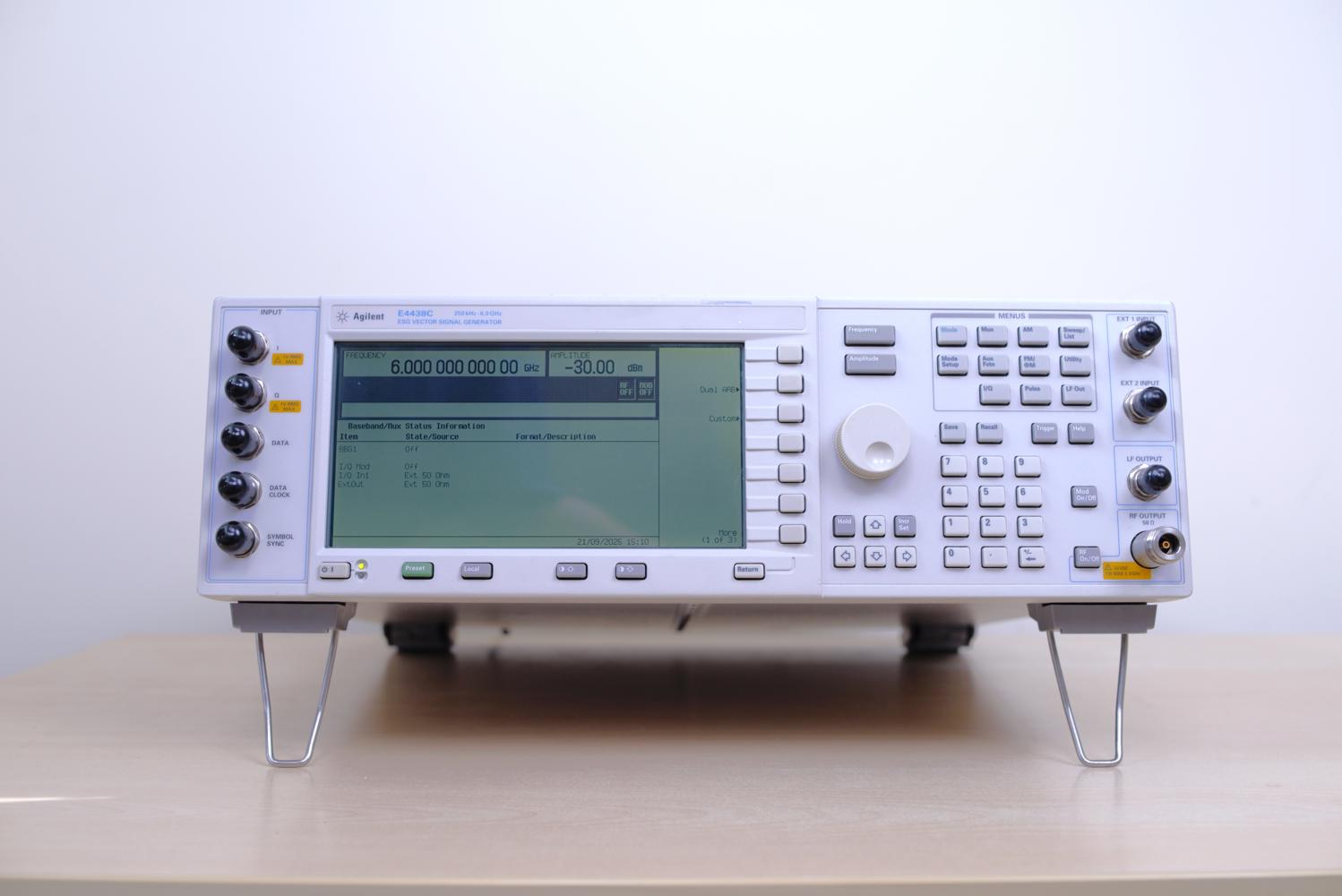 Генератор сигналов Agilent E4438C